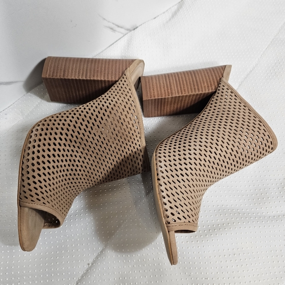 Aldo Beige Clog Mules - NWT - Picture 8 of 11